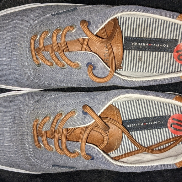 Tommy Hilfiger Men sneakers. Size 10. - Picture 4 of 10